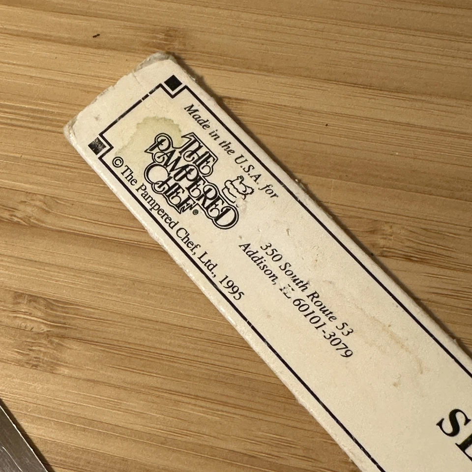Cuchillo de pan dentado The Pampered Chef hoja de 9" de acero inoxidable hecho en EE. UU. Foto 3 de 4