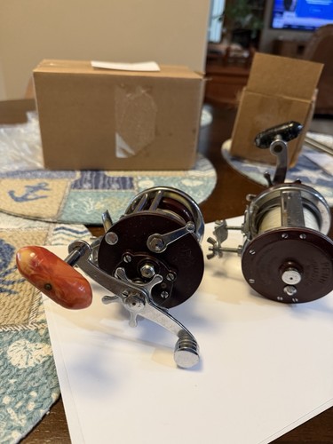 Lot Of 2 Penn Jig Master 500 Fishing Reels Black Has Heavy Line Red - Light Line