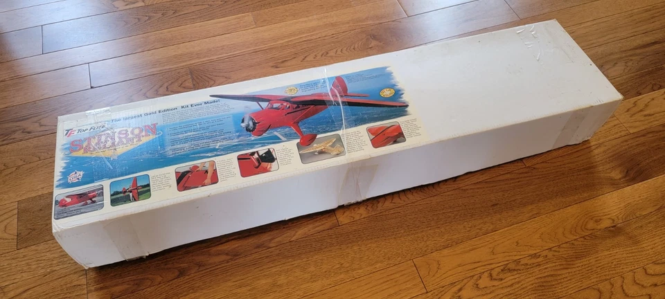 Top Flite Gold Edition Stinson Reliant SR-9 RC kit with Fiberglass Accessories - Image 3 of 4