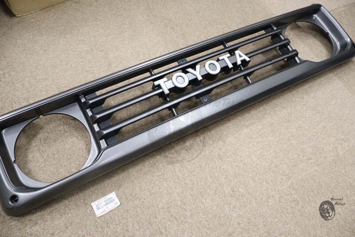 Toyota Land Cruiser HZJ71 70 74 first Front Radiator Grill Genuine