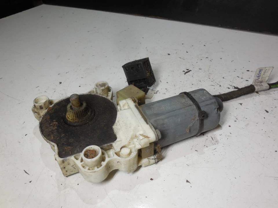 Motor regulador ventana delantera izquierda a2118202942 03-09 mercedes-benz w211 e350 e280 Foto 2 de 4