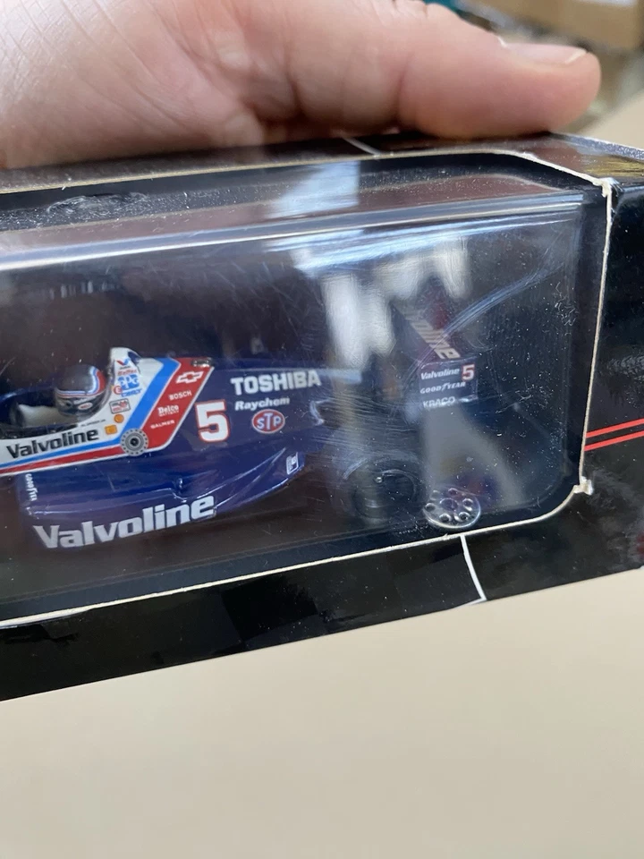 Onyx 055 - Miniature Formule Indy '90 Valvoline Lola, pilote Al Unser Jr. (1:43) - Immagine 4 di 4