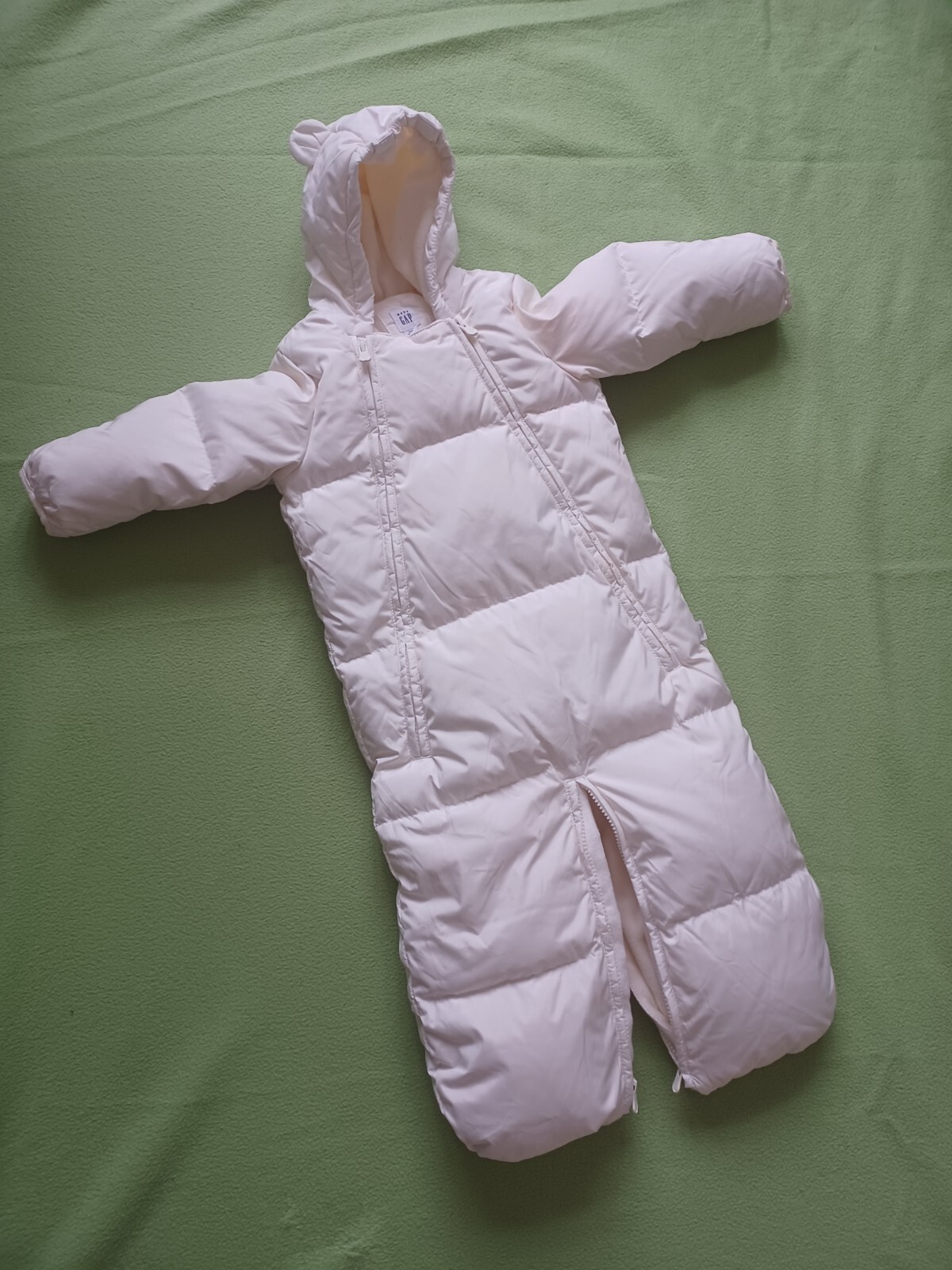 Unisex baby boy or girl pramsuit in Excellent condition! White size 12