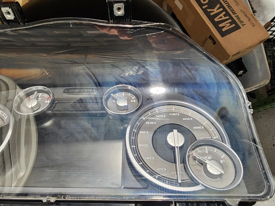 2017 Ram 2500 3500 Instrument Panel Cluster KM/H OEM Mopar 68302605AC Foto 4 de 4