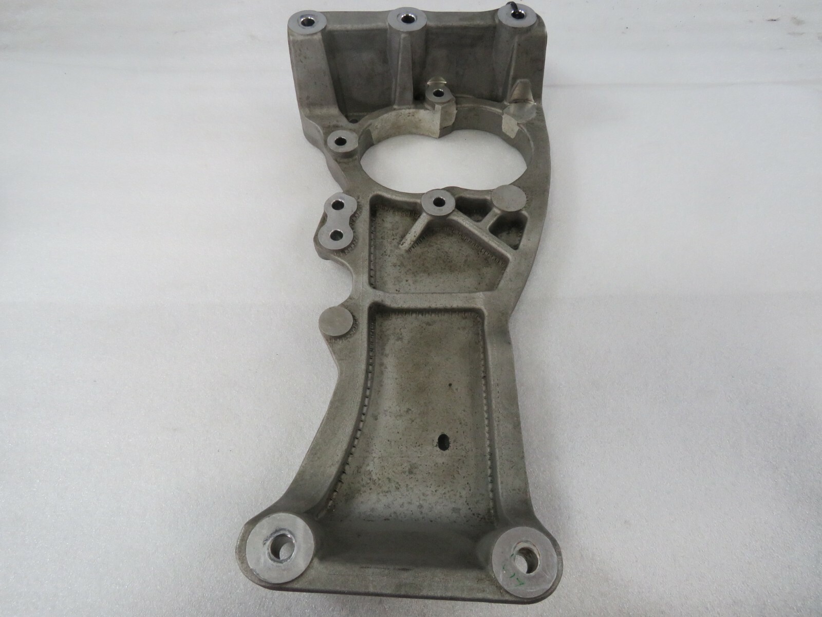 Maserati Levante, Transmission Xmember Mount, Used, 670032044