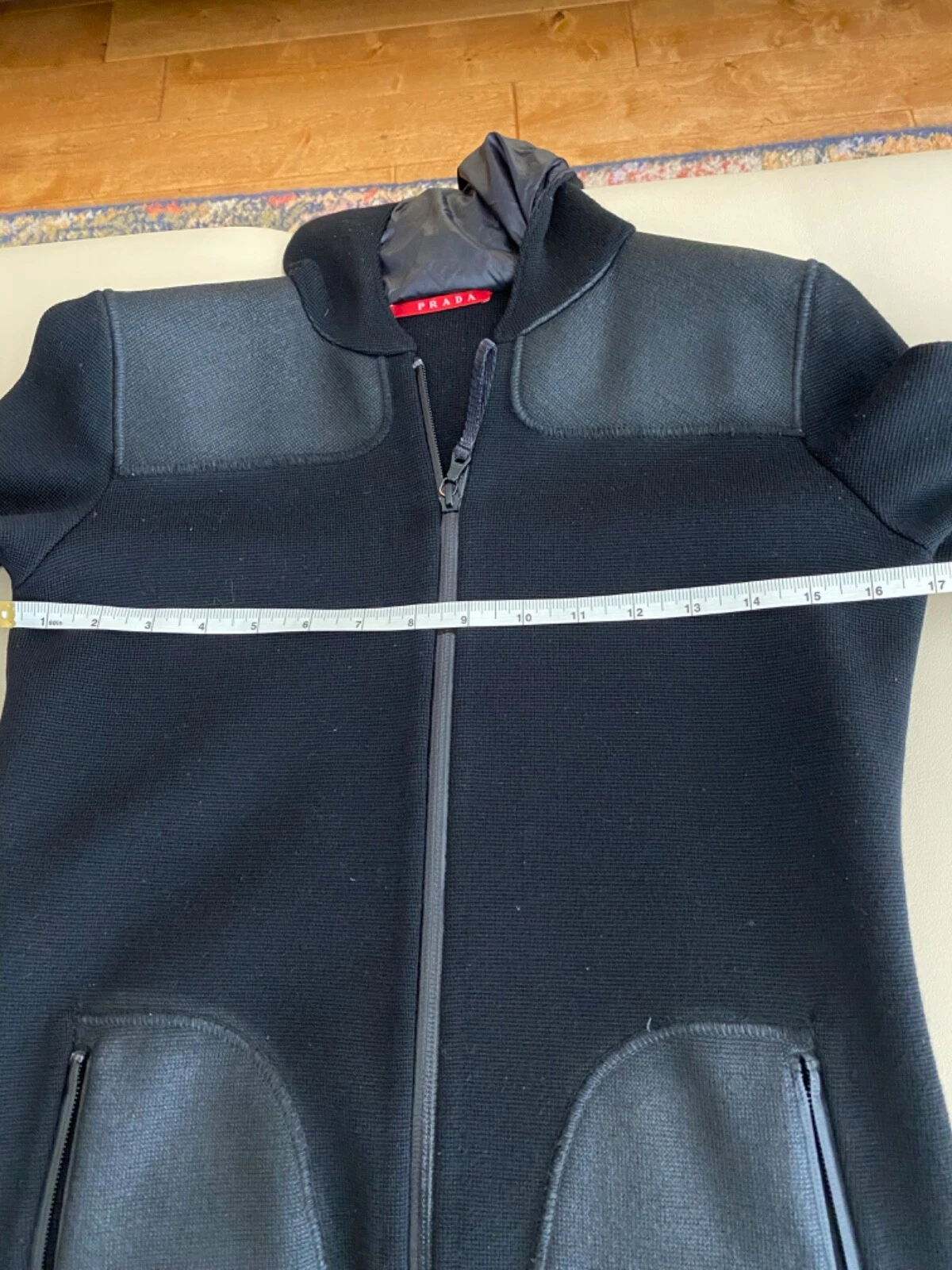 Giacca con cappuccio PRADA nera taglia 40 small