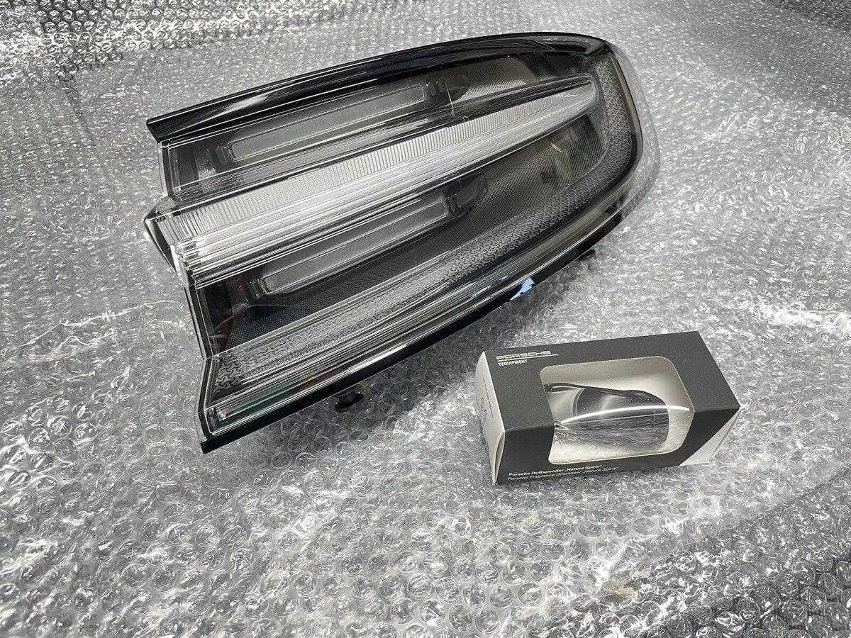 マカン　ターボ　純正テールライト　95B945092Q USA Porsche Macan 2019- Tail Light Rear Lamp Right Genuine