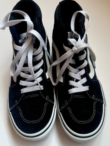 Boys Vans Classic High Canvas Skate Shoes Size 4.0 Black/White EUC - Picture 1 of 6
