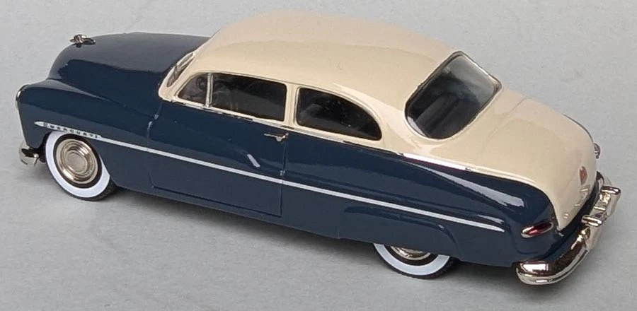 1950 Mercury 8 Club Coupe bleu-beige 1/43 métal blanc/étain tout monté - Photo 4/4