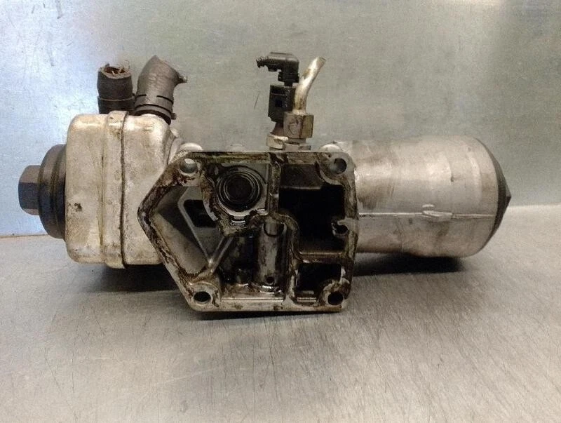 045115389K support filtre huile pour SEAT ALTEA XL (5P5) 1.9 TDI 2006 4703258 - Photo 3/4