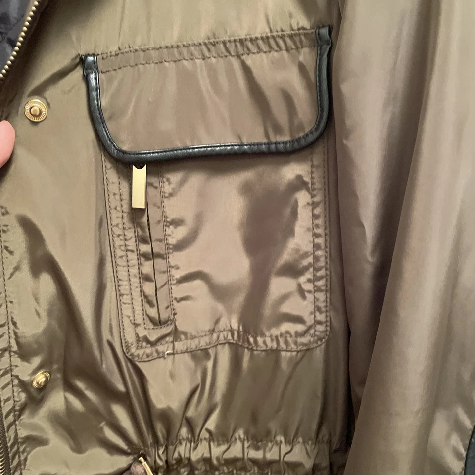 Abrigo de lluvia Zara  Foto 2 de 4