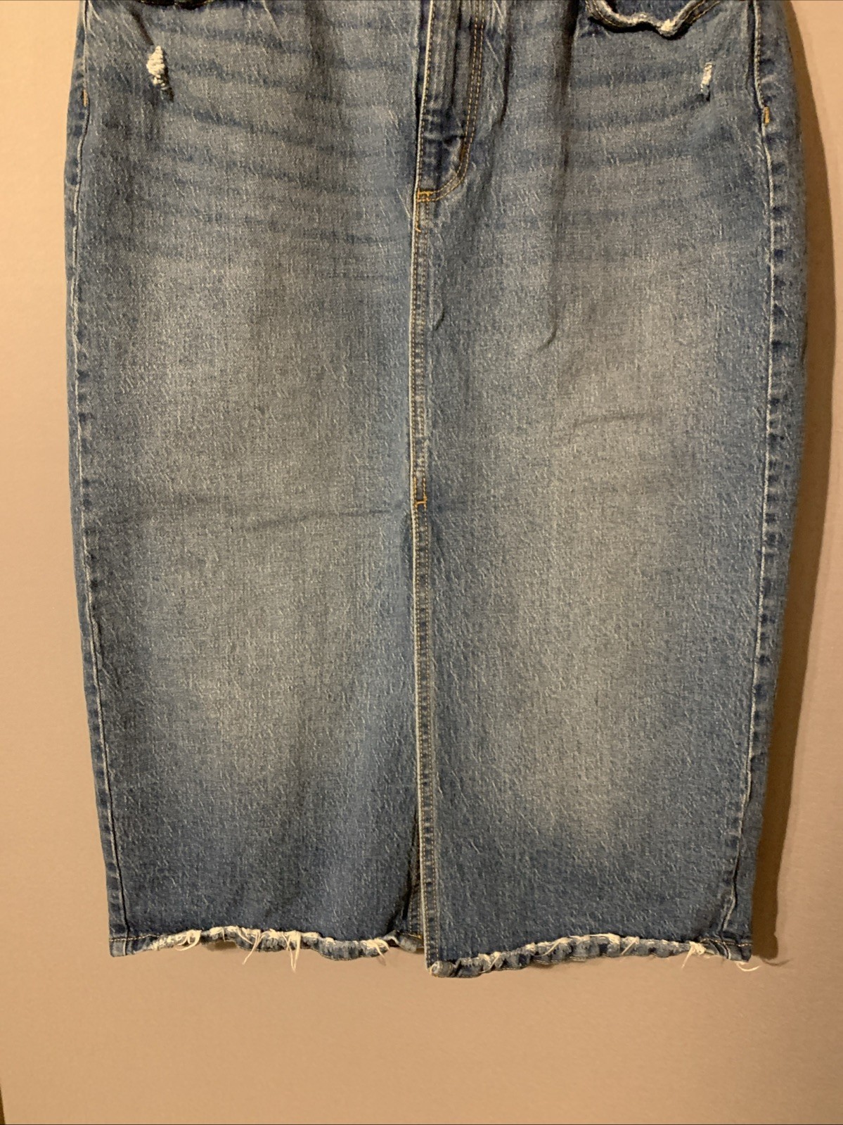 Universal Thread Y2K Medium Wash Soft Grunge Dist… - image 3