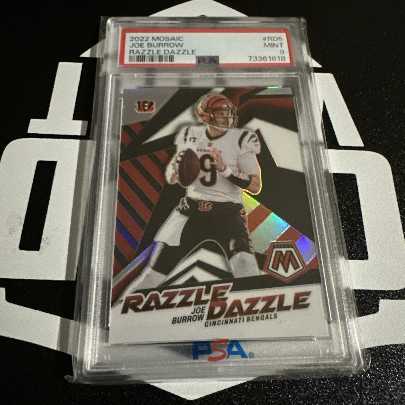 2022 Panini Mosaic Razzle Dazzle Joe Burrow #RD-5 PSA 9