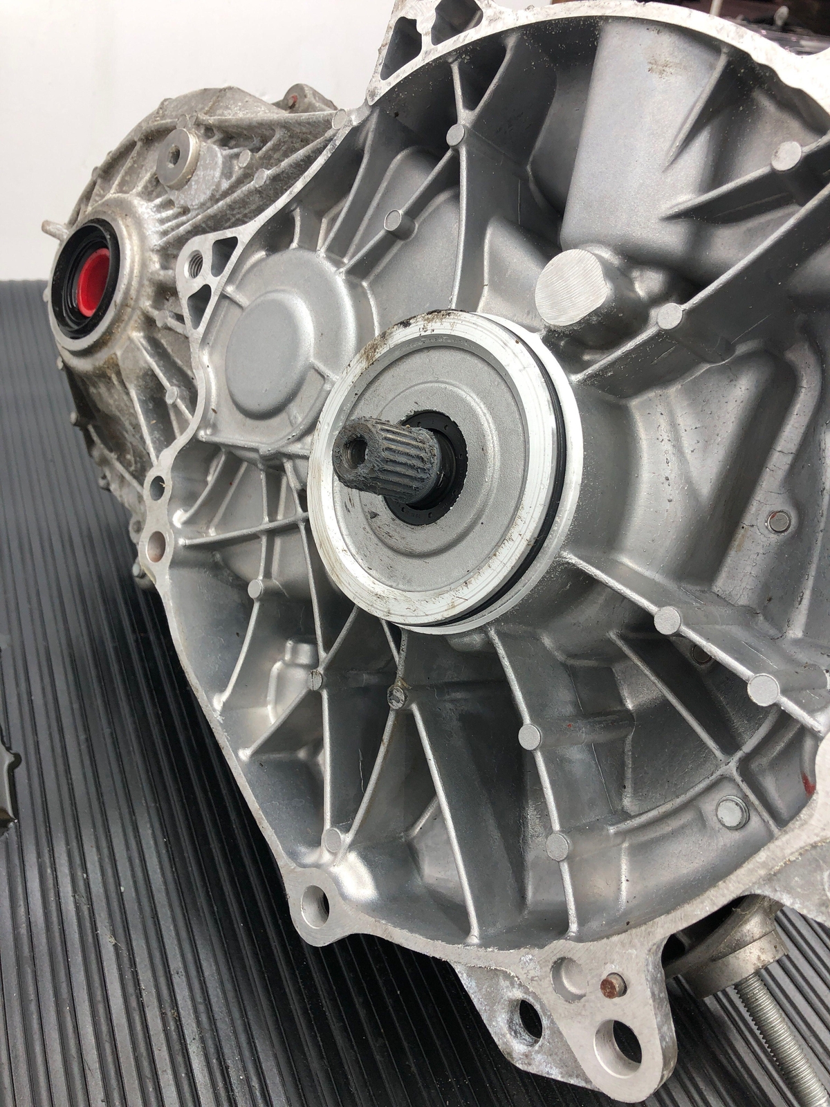 2014 - 2020 BMW I8 OEM 1.5L FRONT CARRIER DIFFERENTIAL *9K MILES* 86020910915515
