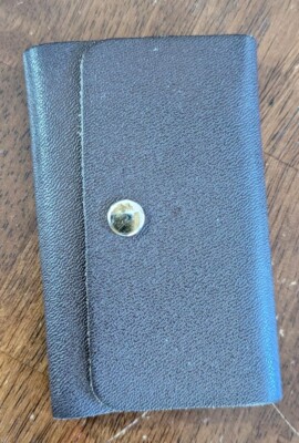 Vintage 8 Key-Tainer Holder Key Organizer Preowned Hard Leather