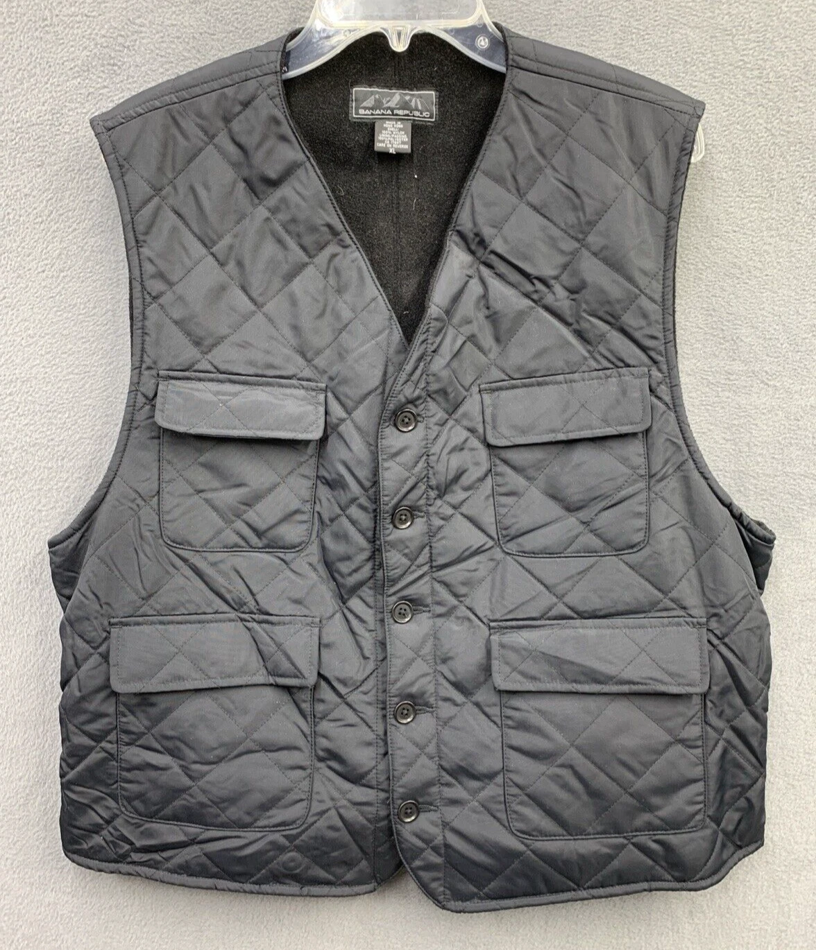 Banana Republic Quilted Vest Men XL 100% Nylon Black Flap Pockets Padded Lining
