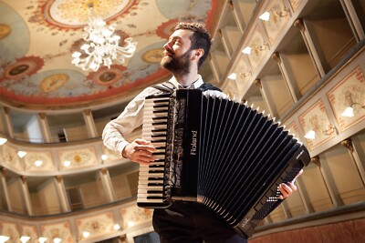 Roland FR-8x V-Accordion Fisarmonica, a Pianoforte, Nero