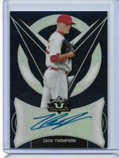 2019 Leaf Valiant Draft ZACK THOMPSON Blue Prismatic RC Auto /25 Cardinals