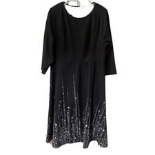 Ladies SHEIN Curve Dress. Size 2XL. Navy w/ Printed Bottom 3/4 Sleeves