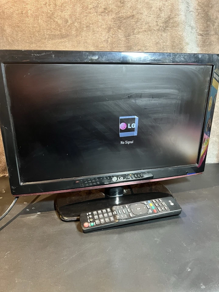 LG 19 Inch TV, Freeview, Retro Gaming TV, Bedroom TV, Small TV - 19LD350 Tested - Image 2 of 4