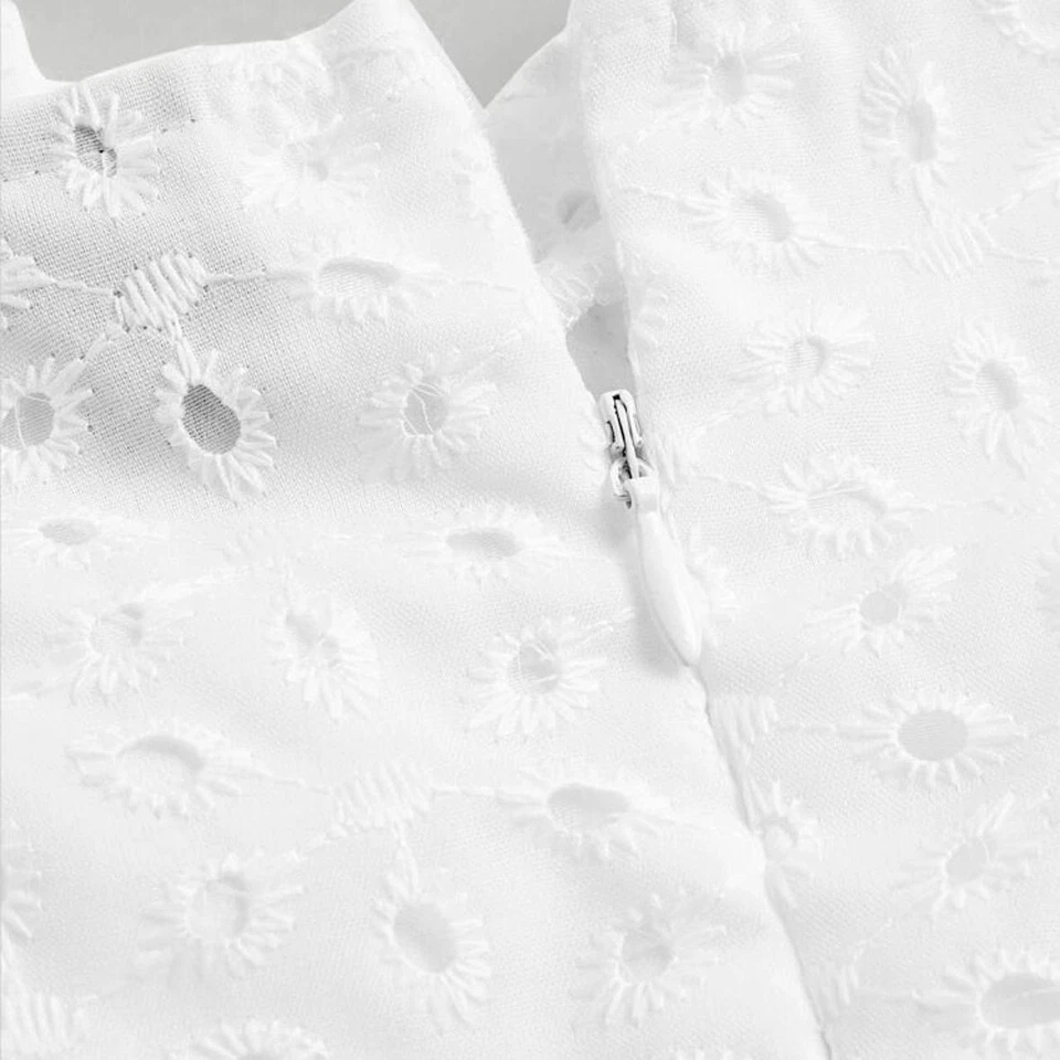 Mameluco manga abullonada corsé cuello corazón bordado con ojales blancos talla L Foto 3 de 4