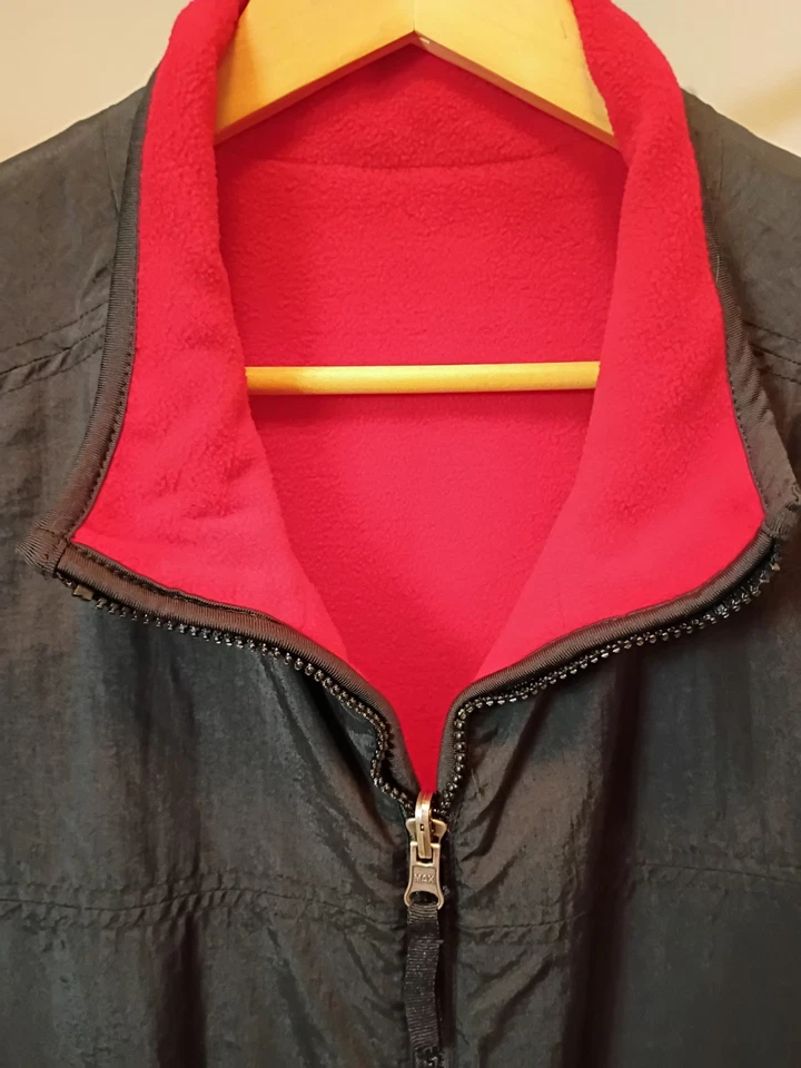 Chaleco reversible con cremallera completa rojo y negro XL Consensus Sportwear para hombre Foto 4 de 4