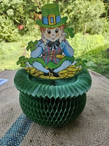 Vintage Leprechaun Pot of Gold Honeycomb Tissue Beistle St Patrick's Decoration 