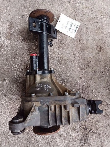 1995-1997 Chevrolet Chevy Tahoe Front Axle Differential Carrier 3.73 Ratio OEM - Image 2 of 4