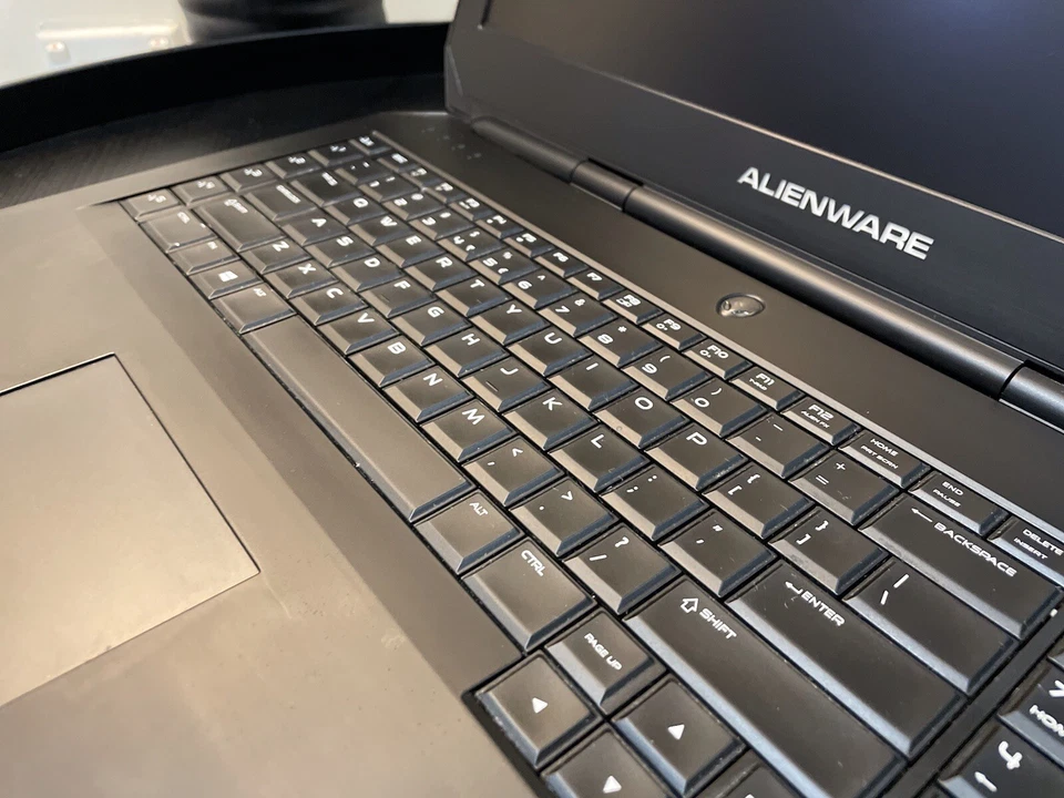 Gaming Laptop Alienware R3 6th Gen Intel Core i7 NVIDIA GeForce GTX 970 - Image 4 of 4