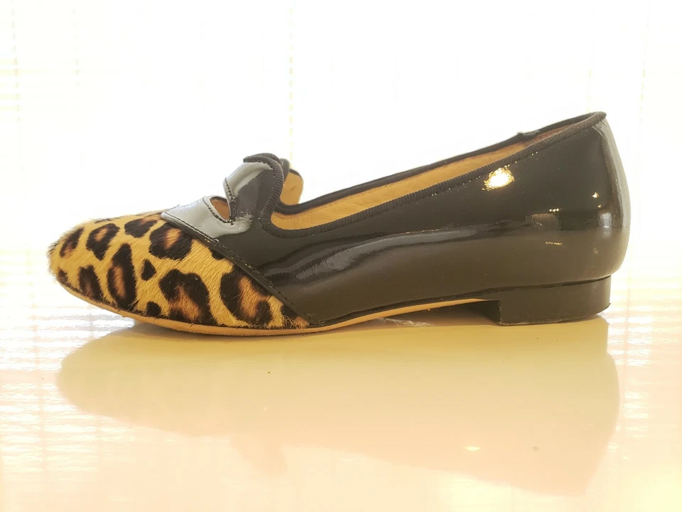 $325 Charlotte Olympia Incy "Bisoux" charol negro y leopardo 28EUR/11US Foto 4 de 4