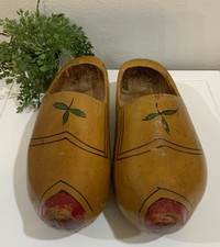 Paire de sabots vintage primitifs en bois peint à la main chaussures trèfle à trois feuilles 10,5" L