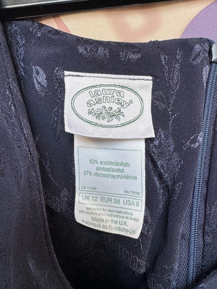 Vestido largo elegante de Laura Ashley Foto 2 de 4