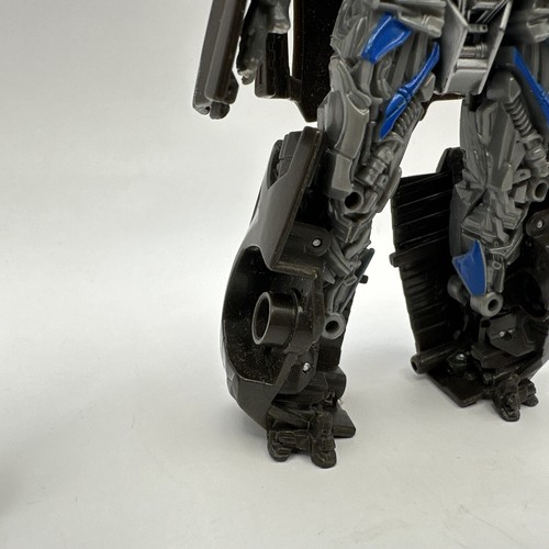 Transformers One Step Changers AoE Lockdown And Exclusive Silver Knight Optimus - Picture 2 of 14