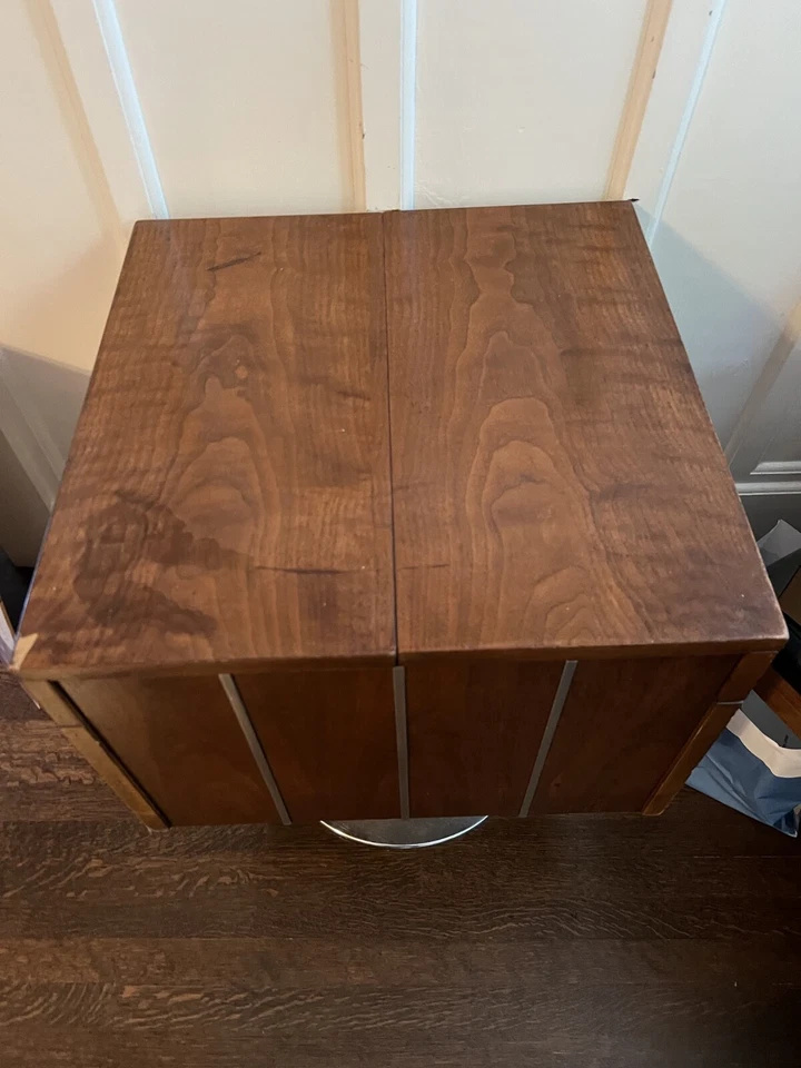 Art Deco Walnut - Square Pedastal Bar - Image 3 of 4