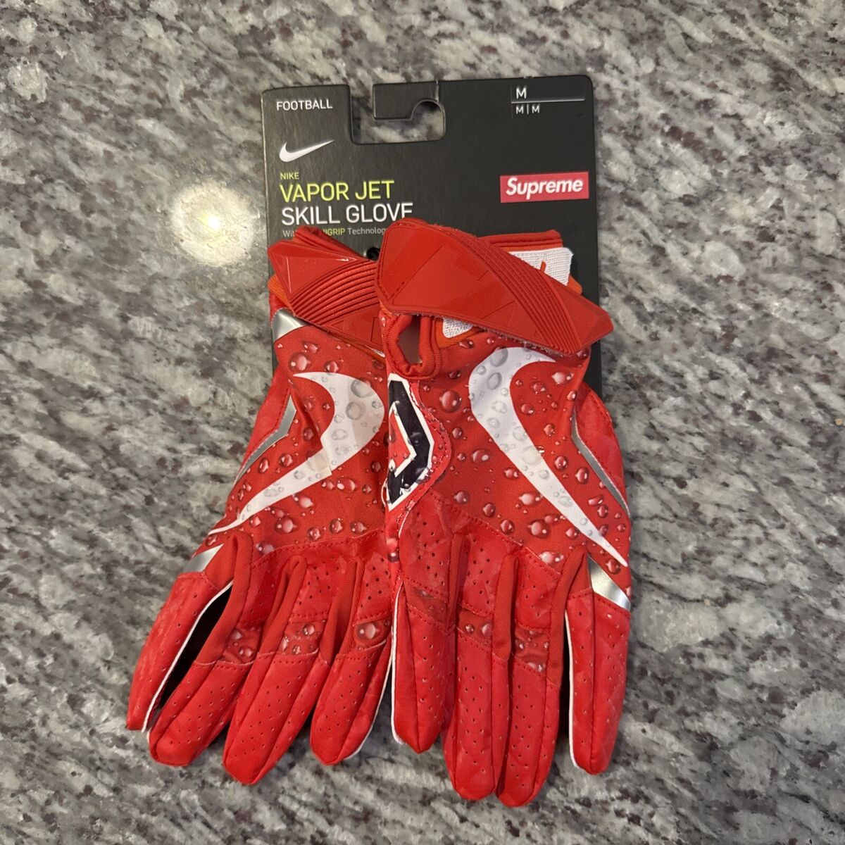 Supreme x Nike Vapor Jet 4.0 Football Gloves Red FW18 Medium Supreme x Nike Vapor Jet 4.0 Football Gloves Red FW18 Medium