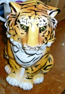 Vintage Ringling Bros Barnum & Bailey Circus White Tiger Mug Cup Collectible