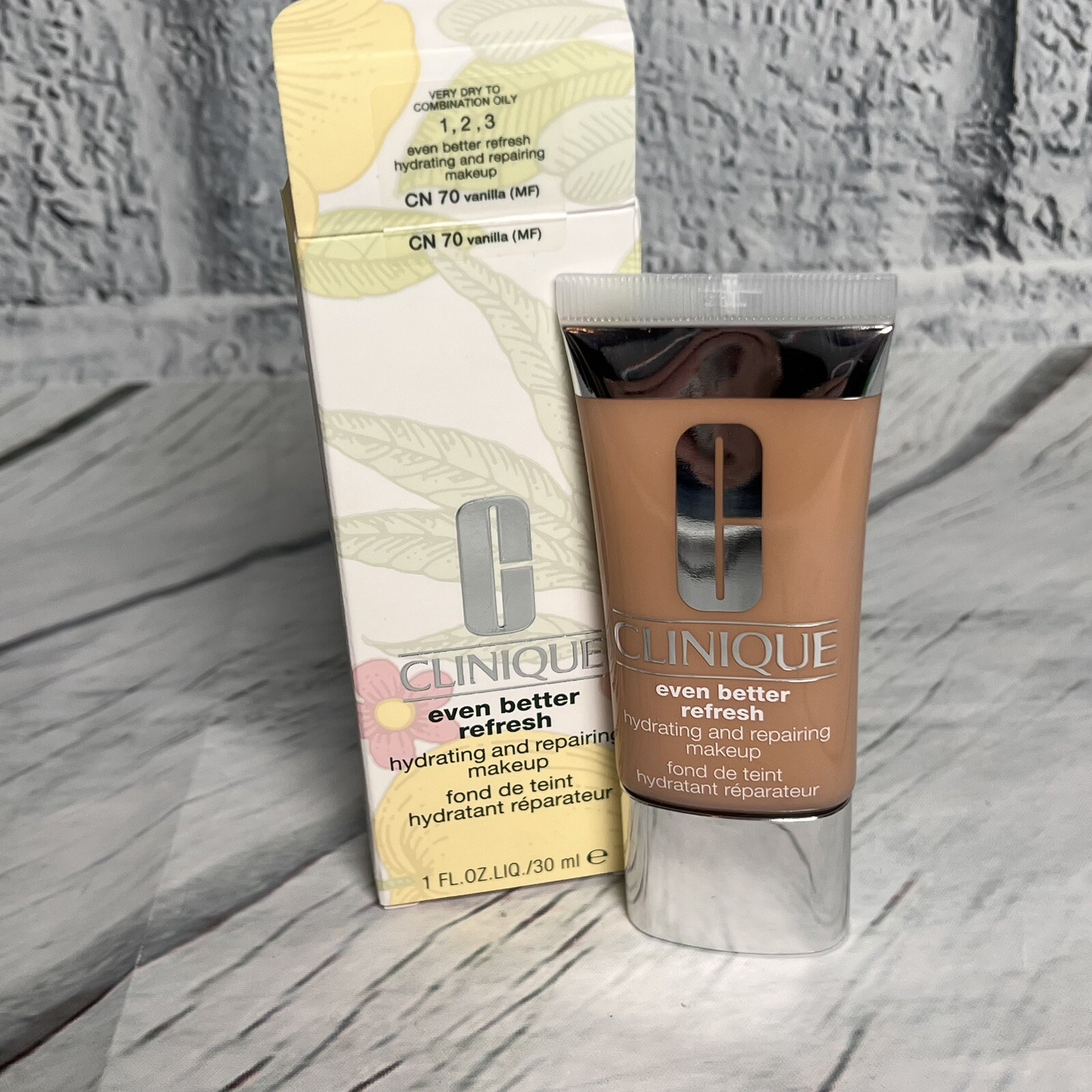 Clinique Even Better Refresh Hydrating Repair Foundation CN 70 Vanilla New Sealed-image