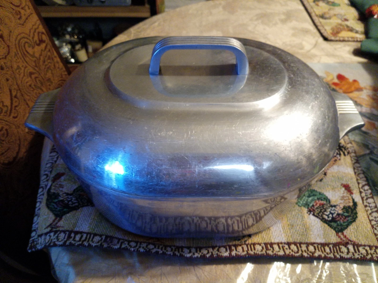 VINTAGE WAGNER WARE MAGNALITE OVAL DUTCH OVEN w/ LID & TRIVET 4265P