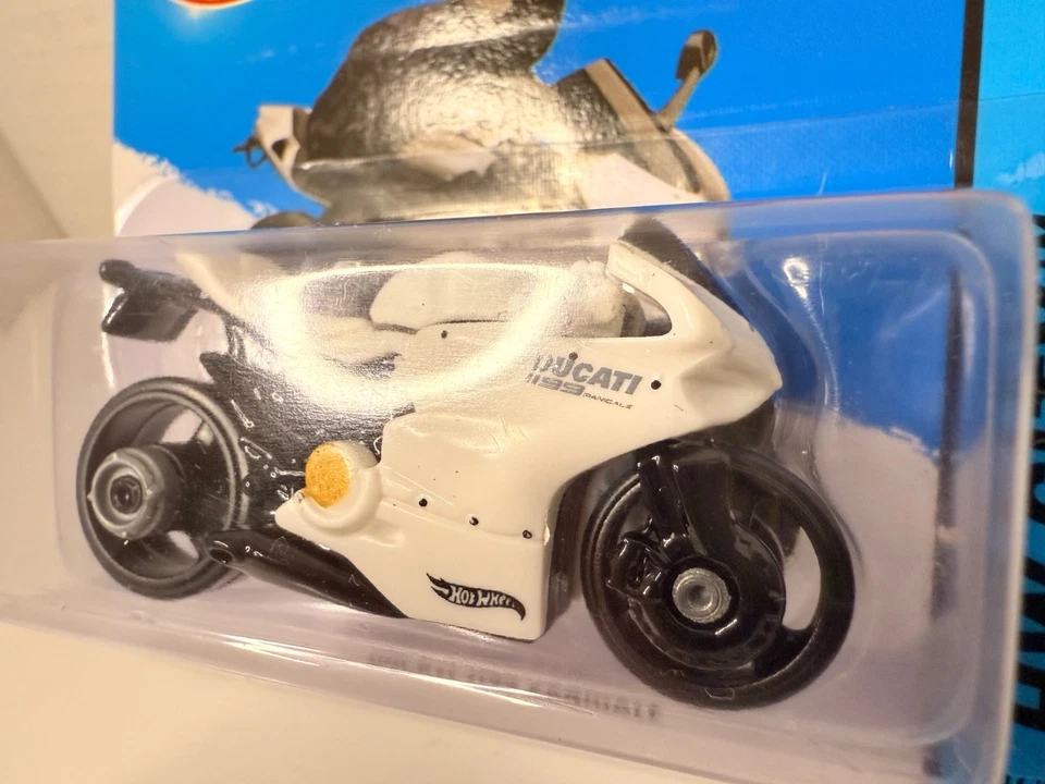 Motocicleta diecast Hot Wheels Ducati 1199 Panigale 1:64 - blanca HW City Foto 4 de 4
