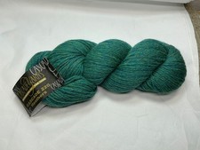 Cascade 220 Heathers 100 Peruvian Highland Wool Yarn 100g 9461 green