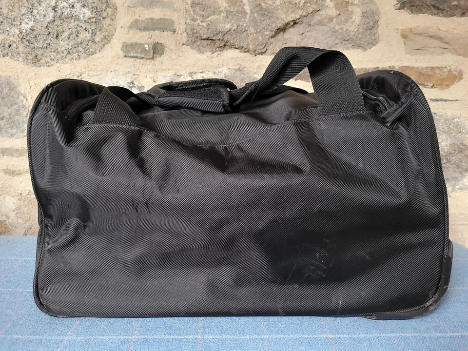 Antler Hold-all Black Small Overnight Bag with 2 Wheels & Handle Travel Duffle — 第 2/4 张图片