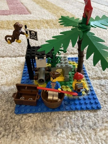 Vintage LEGO Pirates 6260 Shipwreck Island COMPLETE BUILT (only 2 gold coins)
