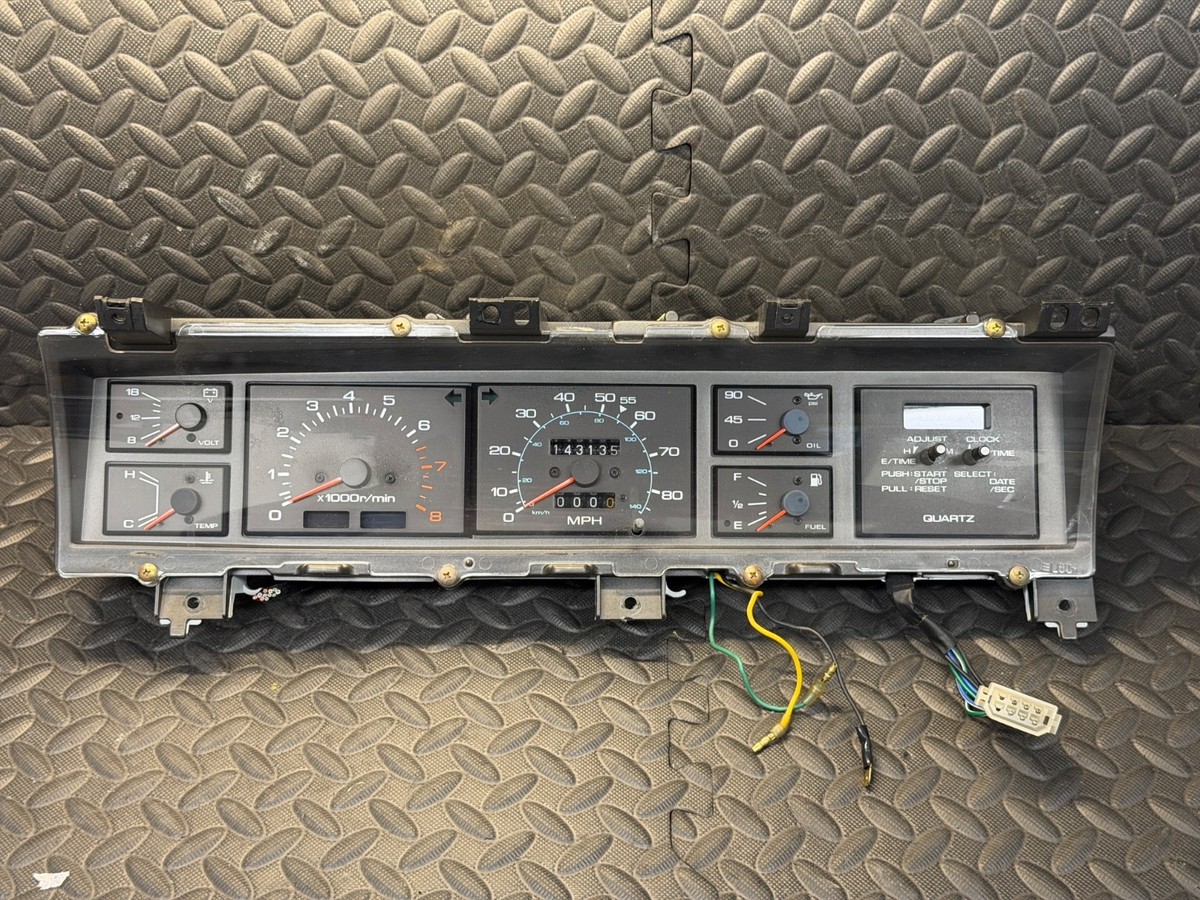 1982 Datsun Nissan Maxima 810 L24E Speedometer Gauge CLUSTER 1981