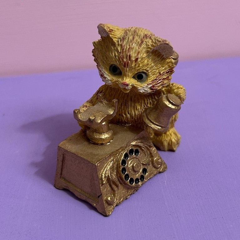 Vintage Enesco Mini Orange Tabby Cat w/ Gold Telephone Figurine 2x2.25”