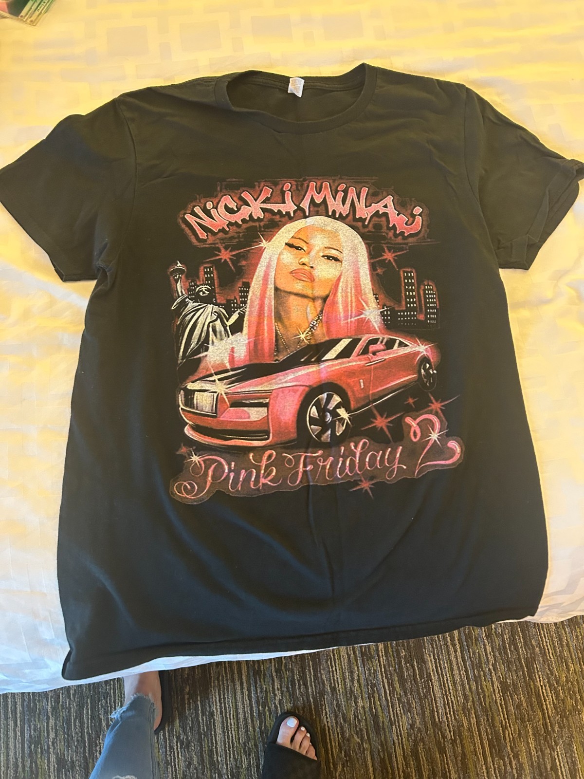 Nicki Minaj Pink Friday World 2 Concert Shirt Med/Large