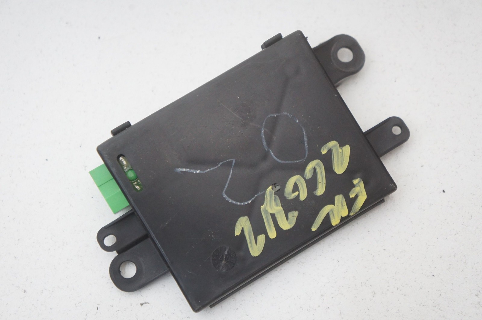 Keyless Entry Remote Reciever Module OEM 30710072 Aston Martin V8 Vantage 06-16