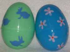 LOT OF 2 VINTAGE GREEN  BLUE STENCIL PLASTIC EASTER HOLIDAY EGGS LARGE