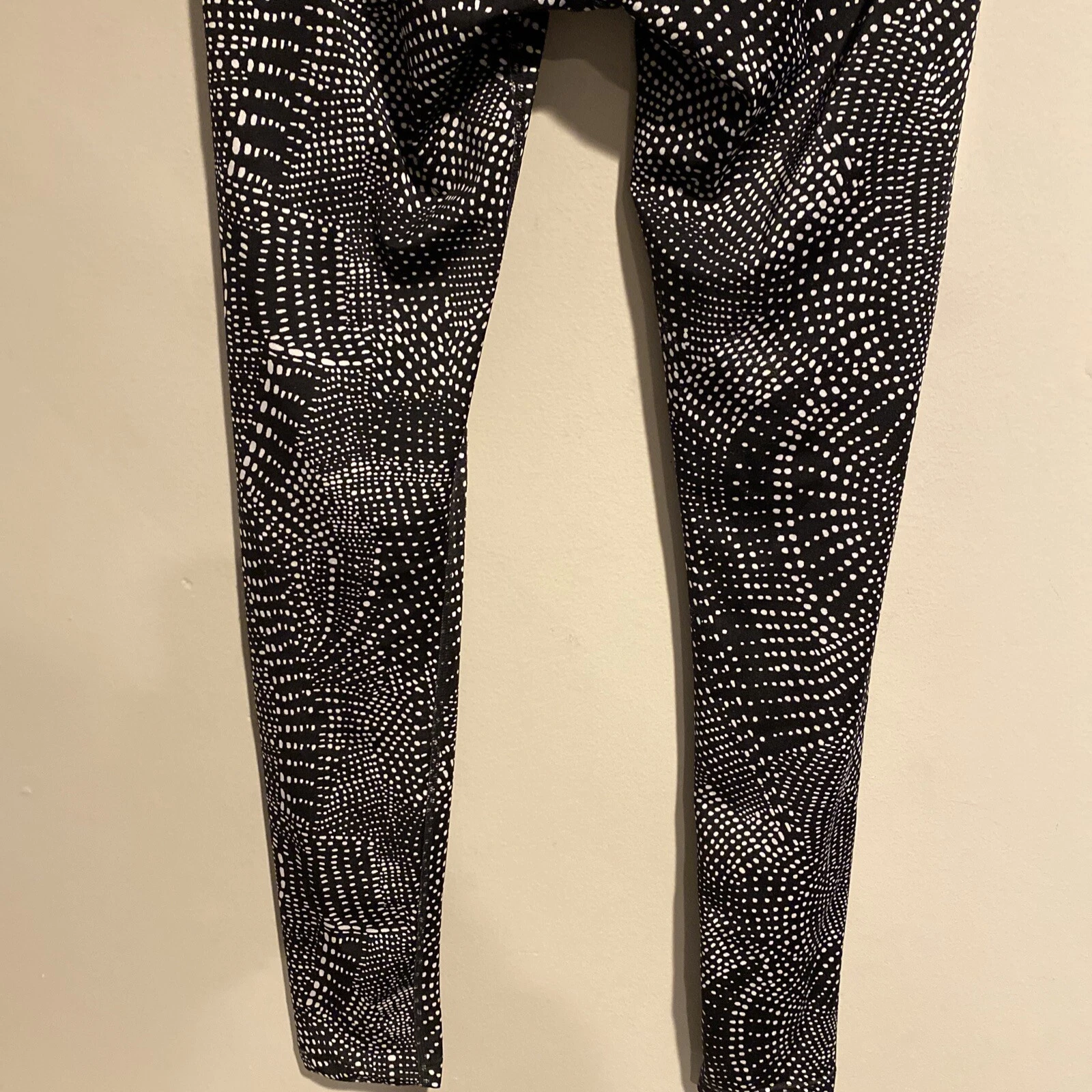 beyond-yoga mid rise swirling dots euc leggings