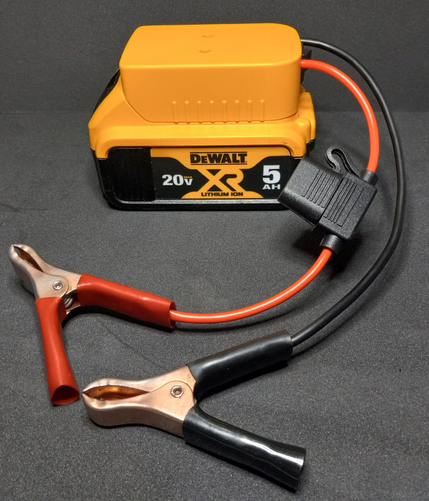 🔥DEWALT 20V JUMP STARTER W/BATTERY Great For Jump Starting Vehicles