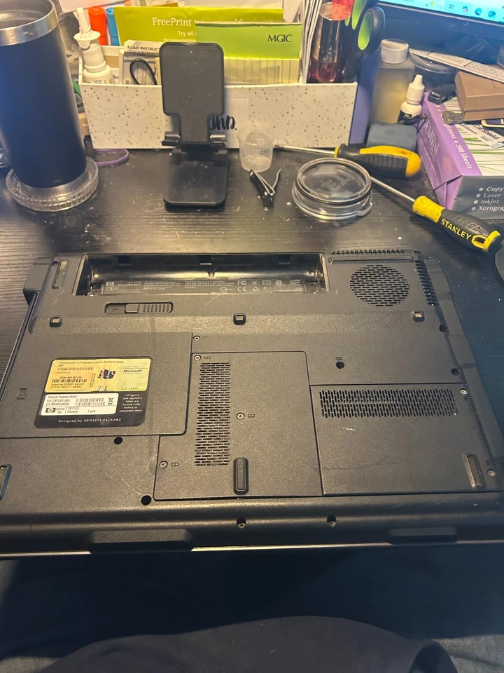 HP Compaq Presario V6000 viene con batería solo piezas Foto 3 de 4